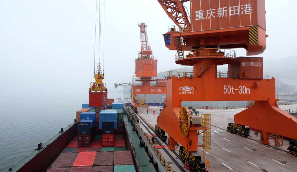 2020年12月3日，，，万州新田港一期作业区正式开港运营
